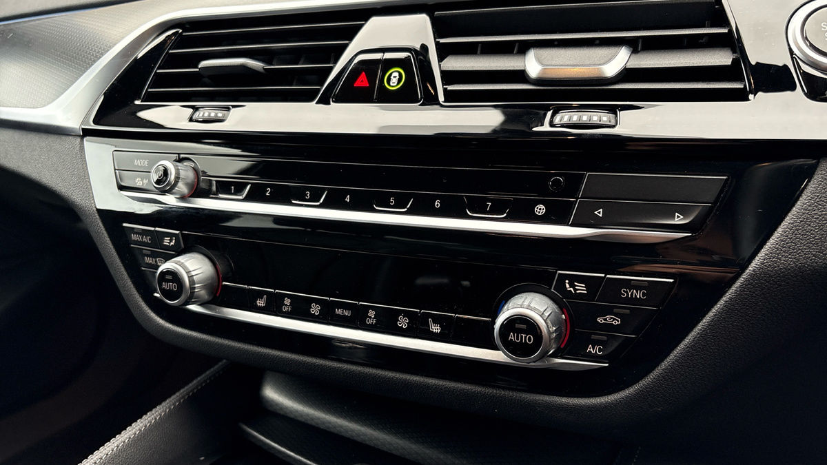 BMW 5 Series Image 25