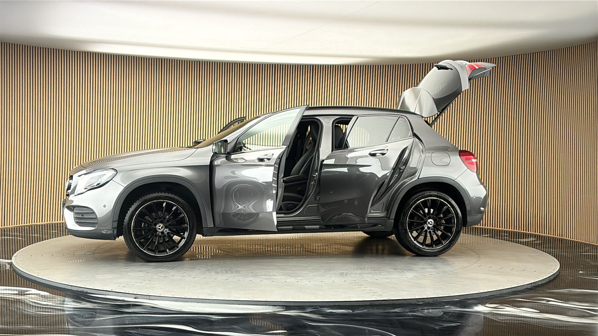 More views of Mercedes-Benz GLA