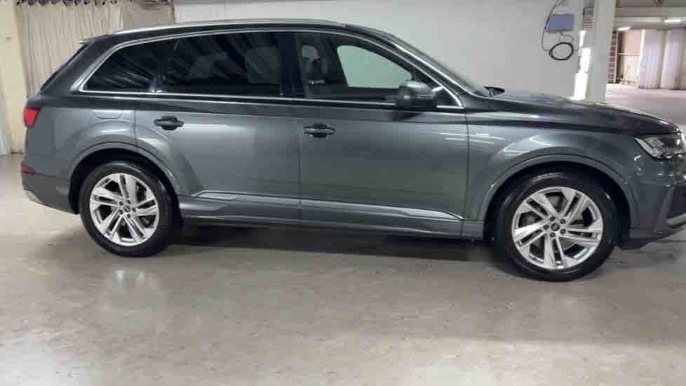 More views of Audi Q7