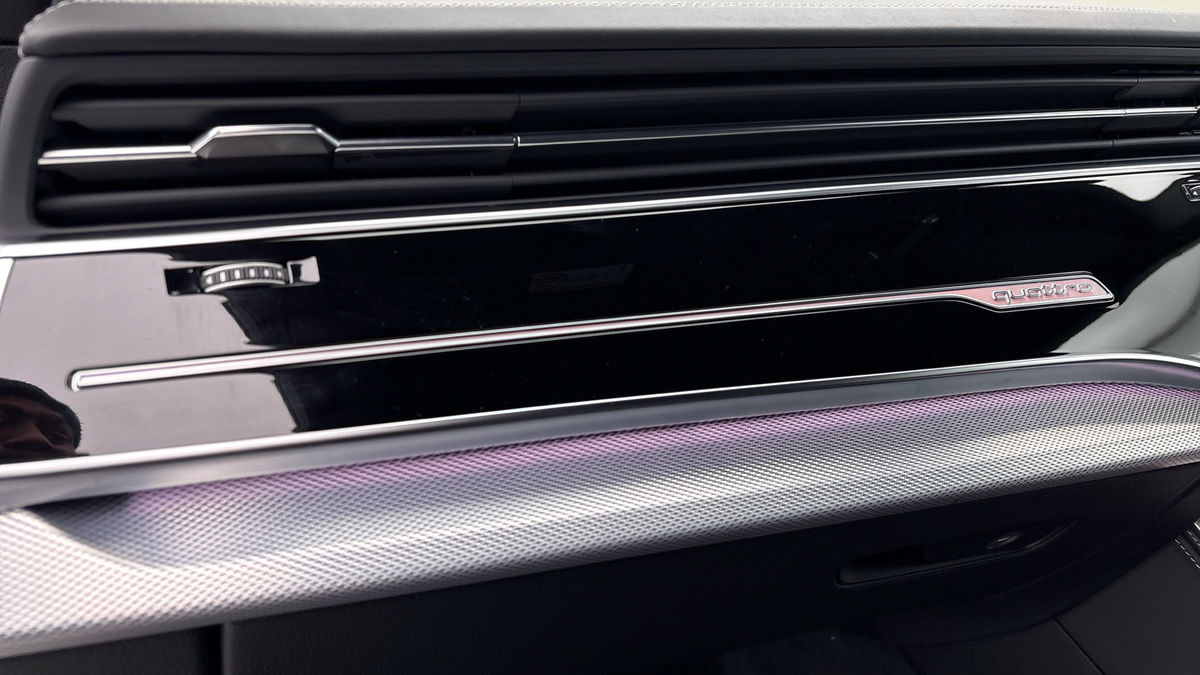 Audi RSQ8 Urban Image 27