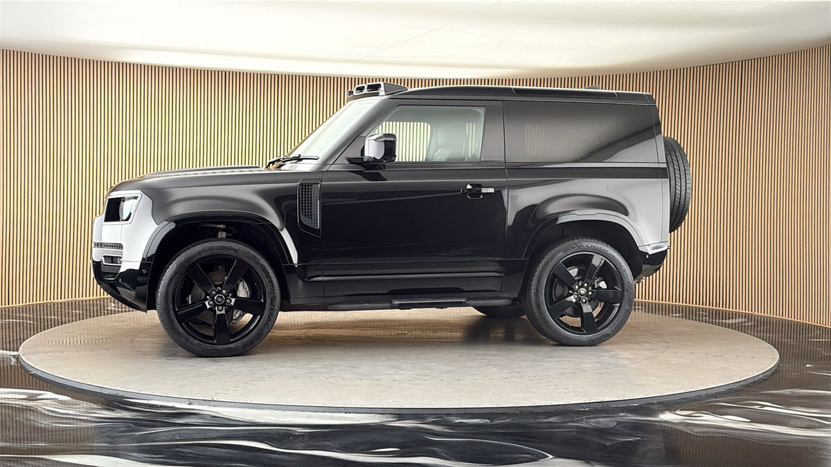 More views of Land Rover Defender 90