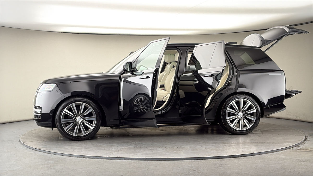 More views of Land Rover Range Rover