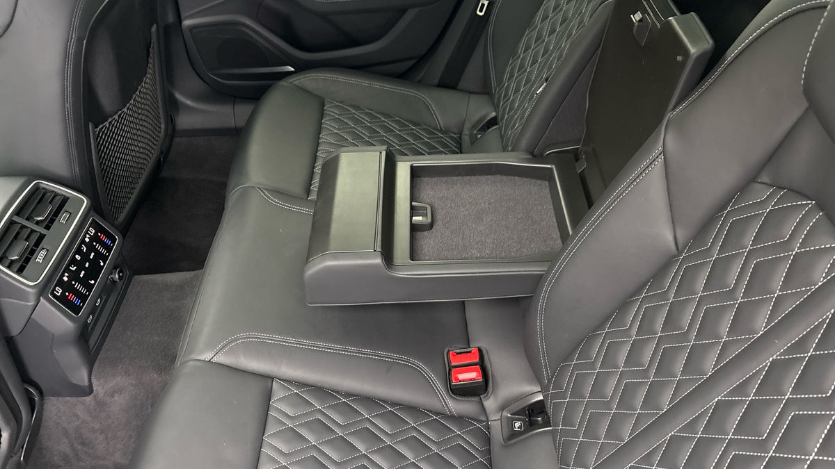 Audi A6 Avant Image 9