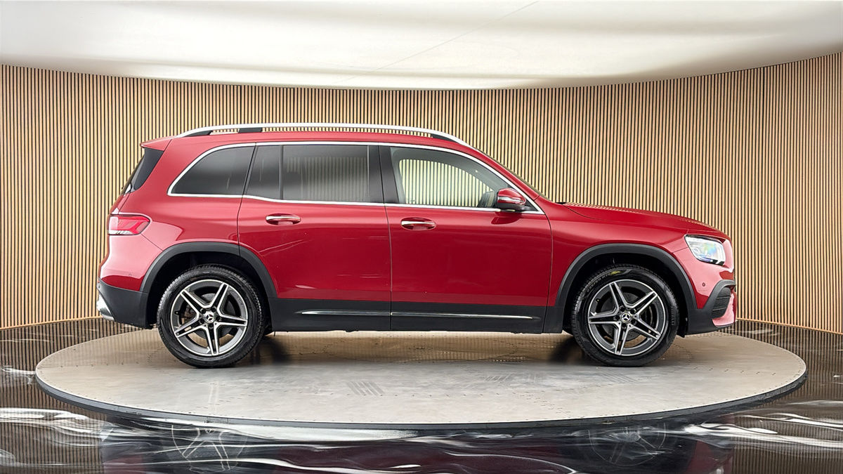 Mercedes-Benz GLB Image 16