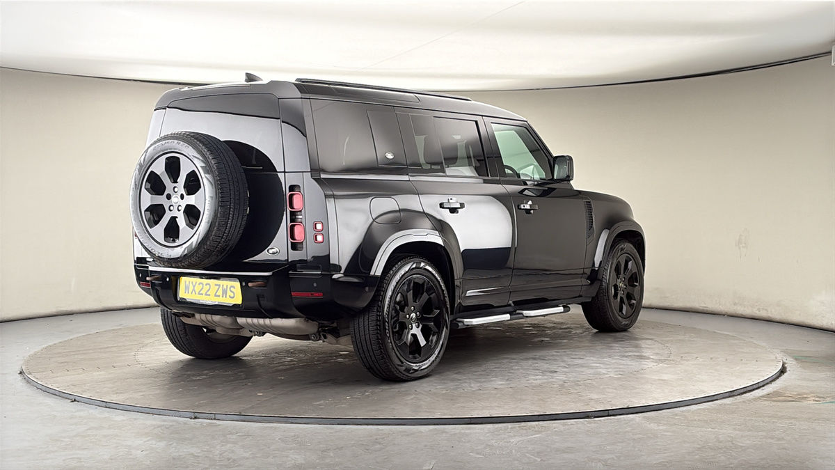 More views of Land Rover Defender 110