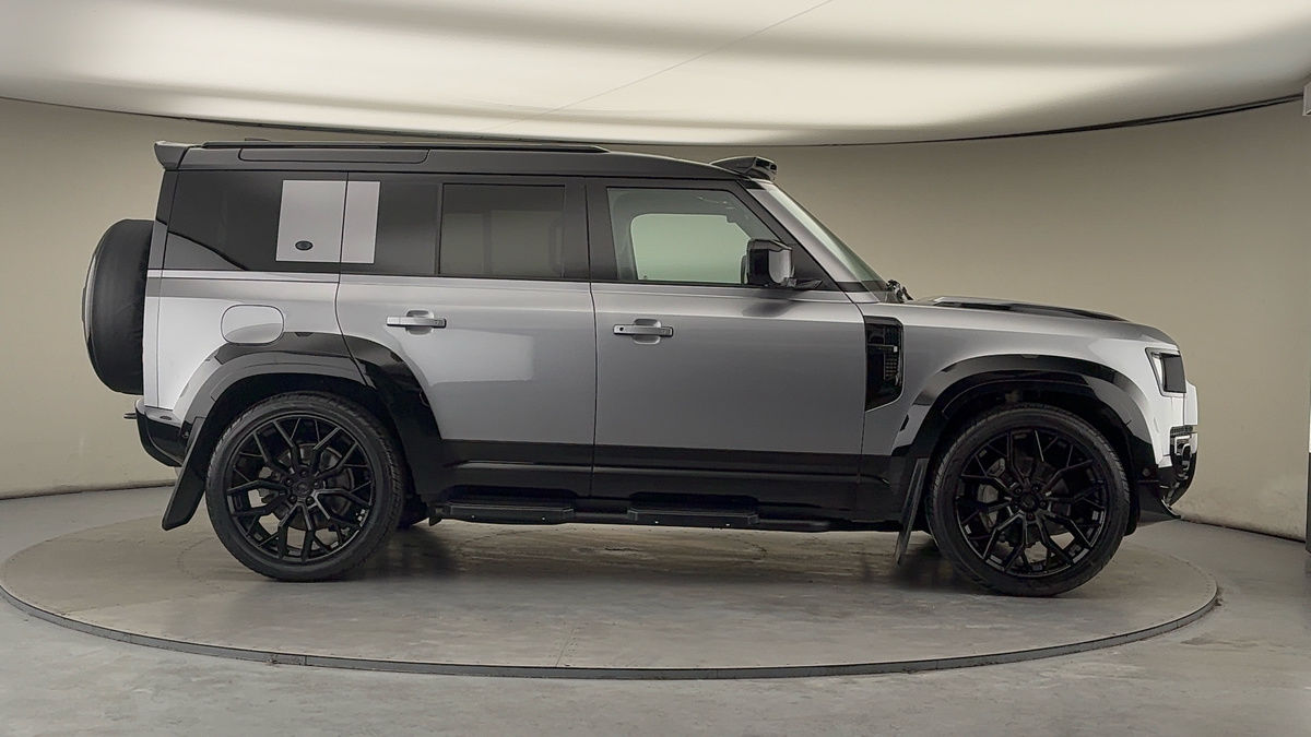 Land Rover Defender 110 Urban Image 16