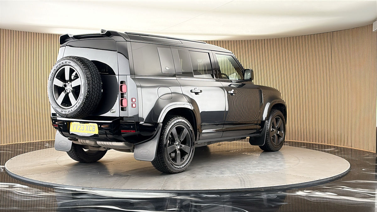 More views of Land Rover Defender 110