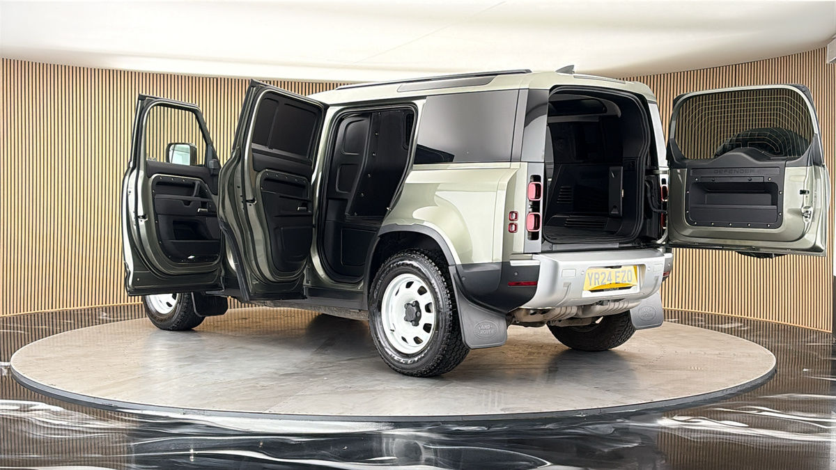 More views of Land Rover Defender 110