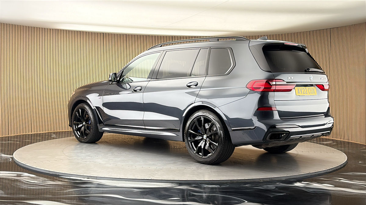 More views of BMW X7