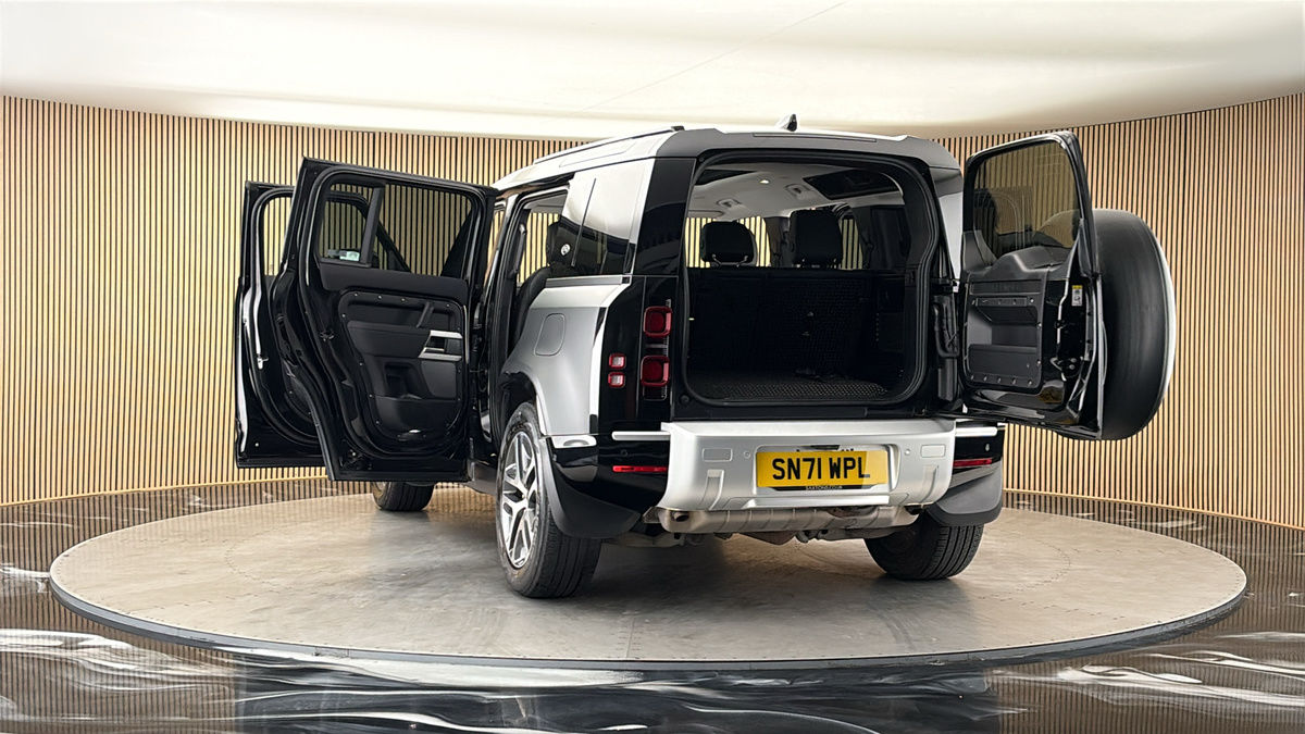 More views of Land Rover Defender 110