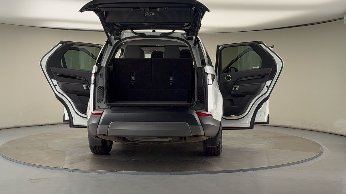More views of Land Rover Discovery
