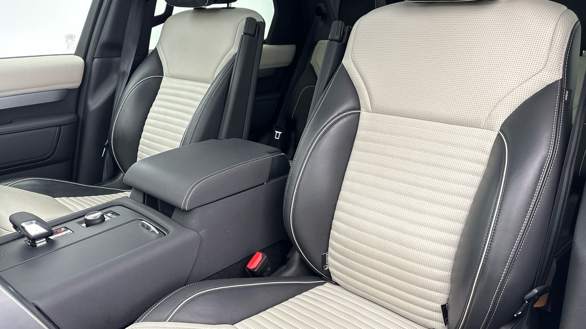 Land Rover Discovery Image 7