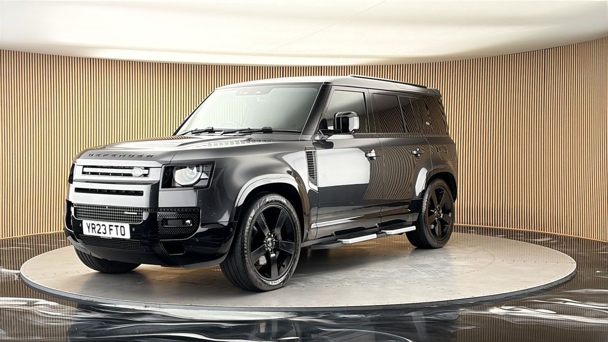 More views of Land Rover Defender 110