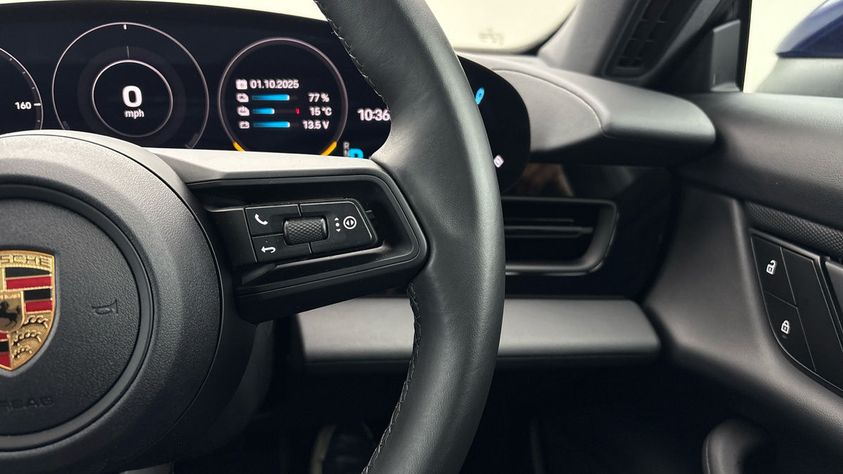 Porsche Taycan Image 14