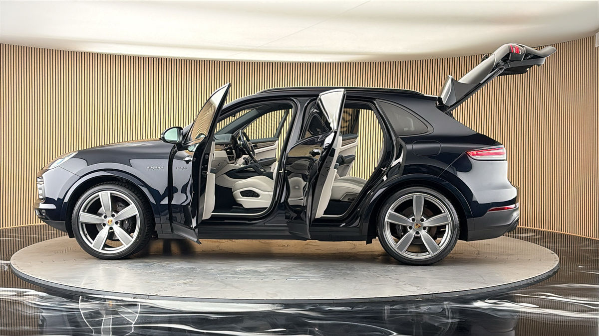 More views of Porsche Cayenne