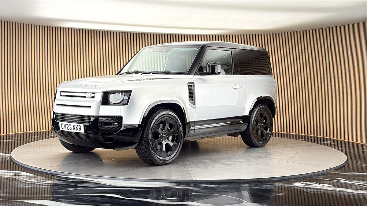 Land Rover Defender 90 Image 20
