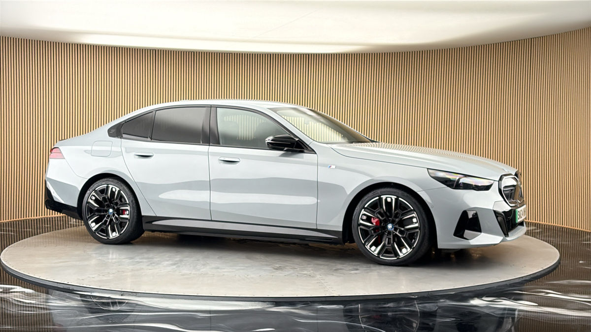 More views of BMW i5