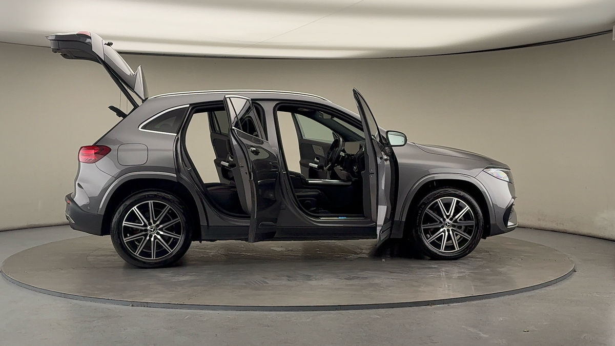 More views of Mercedes-Benz EQA