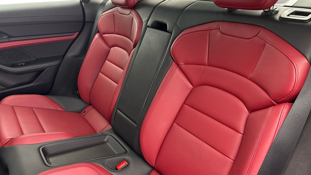 Porsche Taycan Image 8