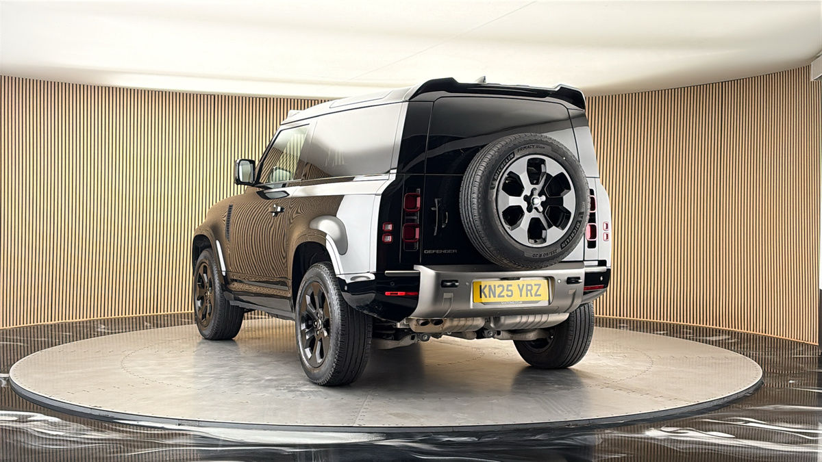 More views of Land Rover Defender 90