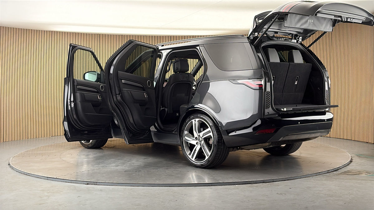 More views of Land Rover Discovery