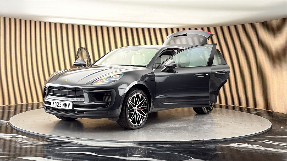 More views of Porsche Macan