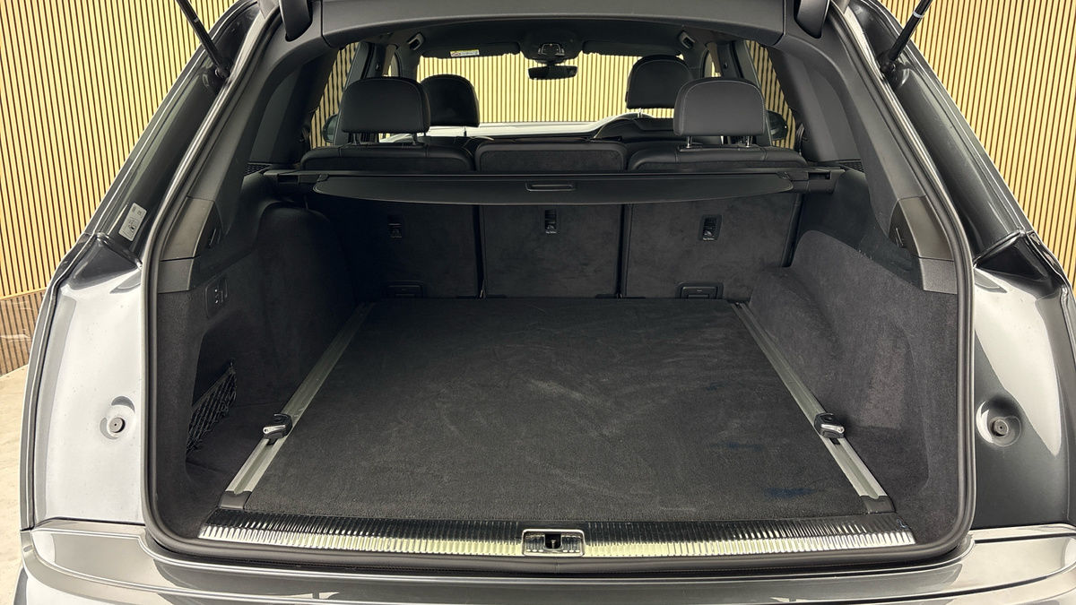Audi Q7 Image 11