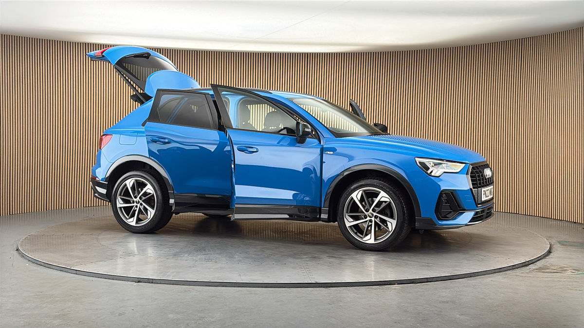 More views of Audi Q3