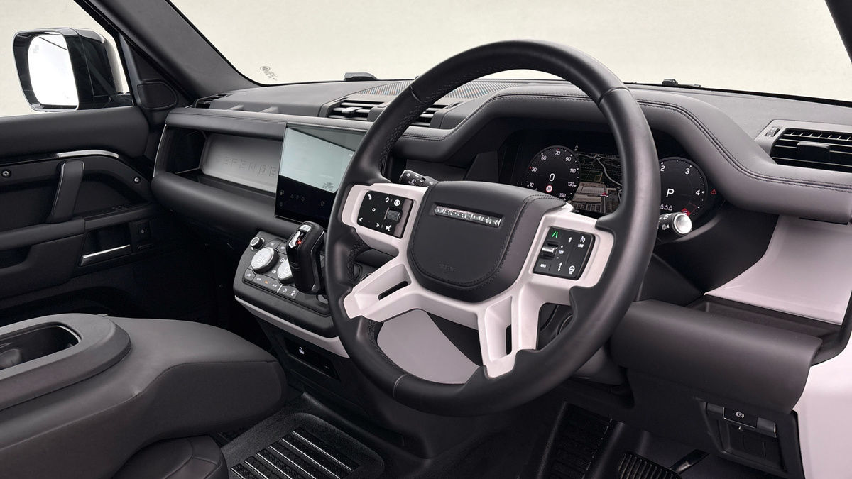 Land Rover Defender 110 Image 5