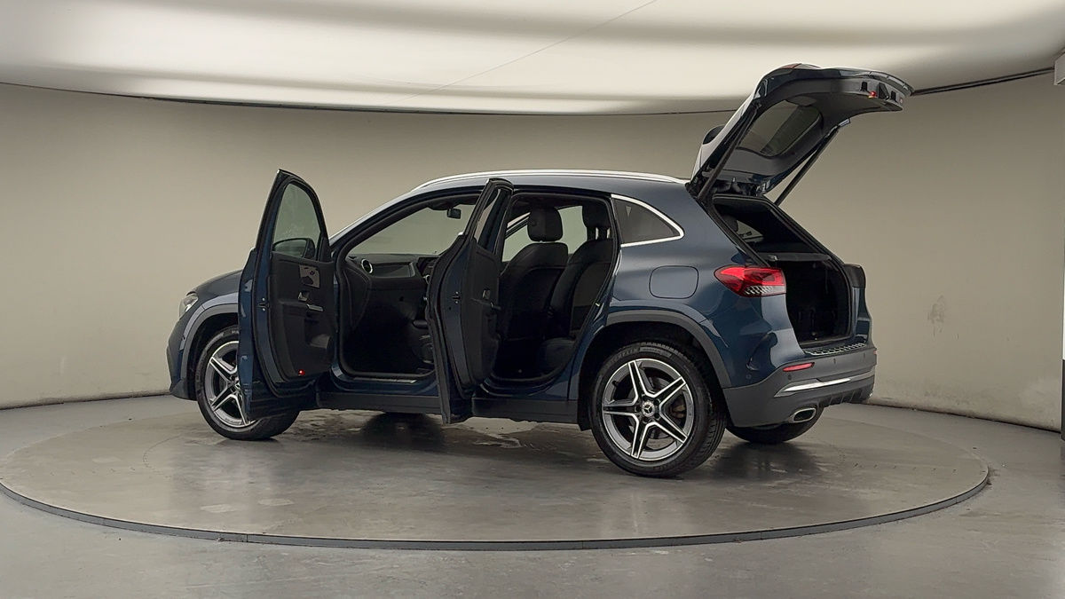 More views of Mercedes-Benz GLA