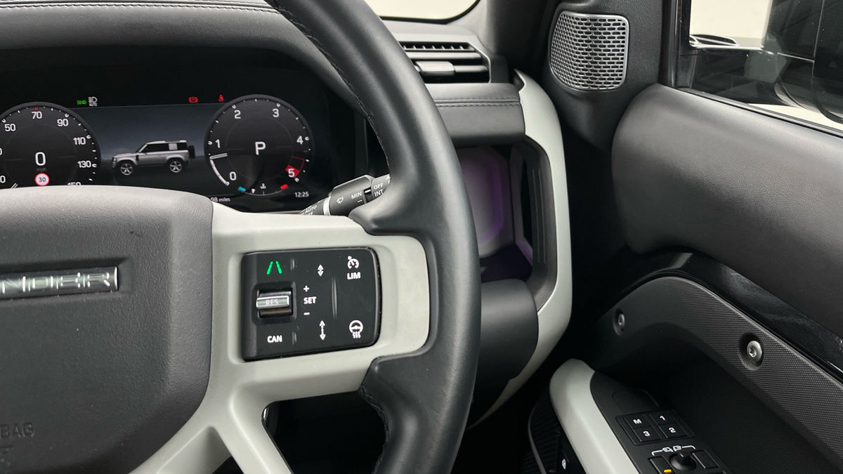 Land Rover Defender 90 Urban Image 14