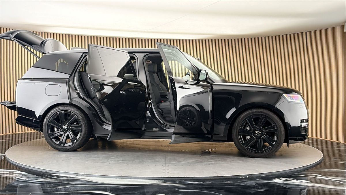 More views of Land Rover Range Rover