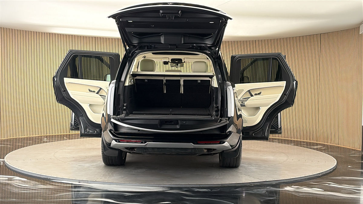 More views of Land Rover Range Rover