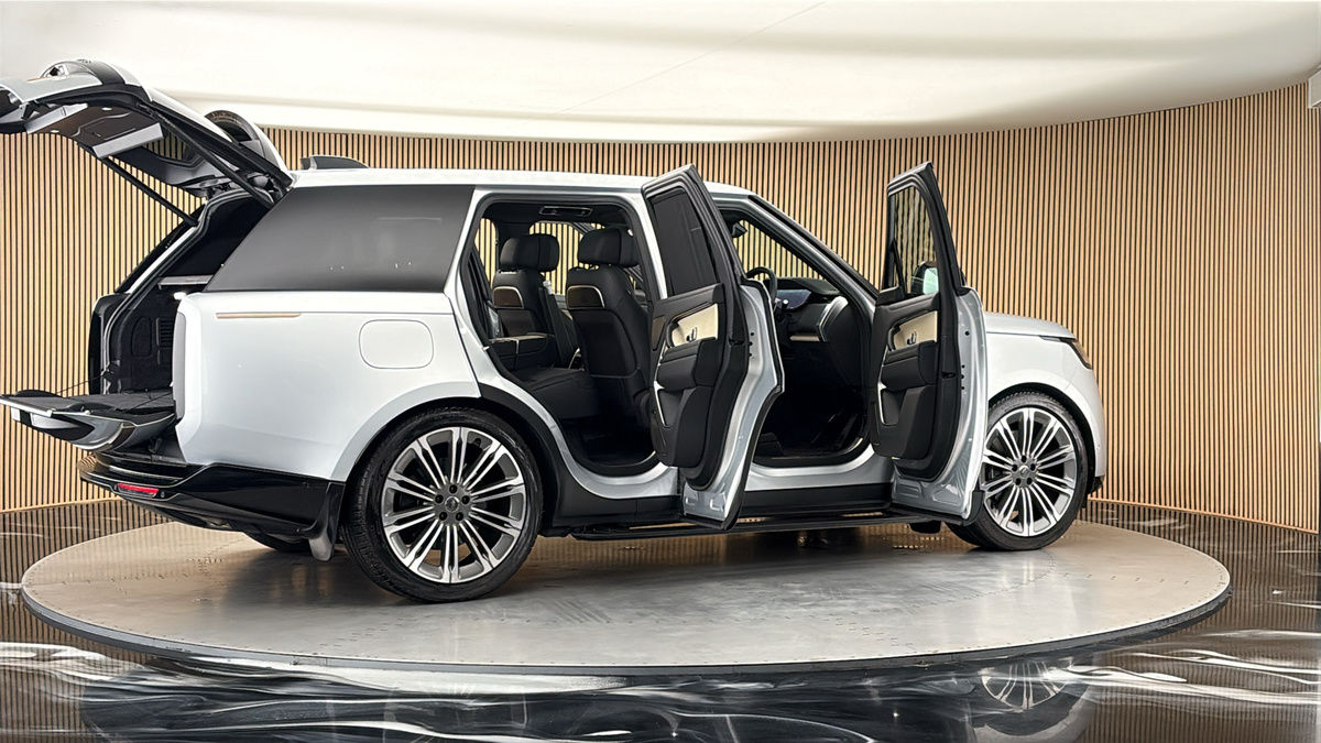 More views of Land Rover Range Rover