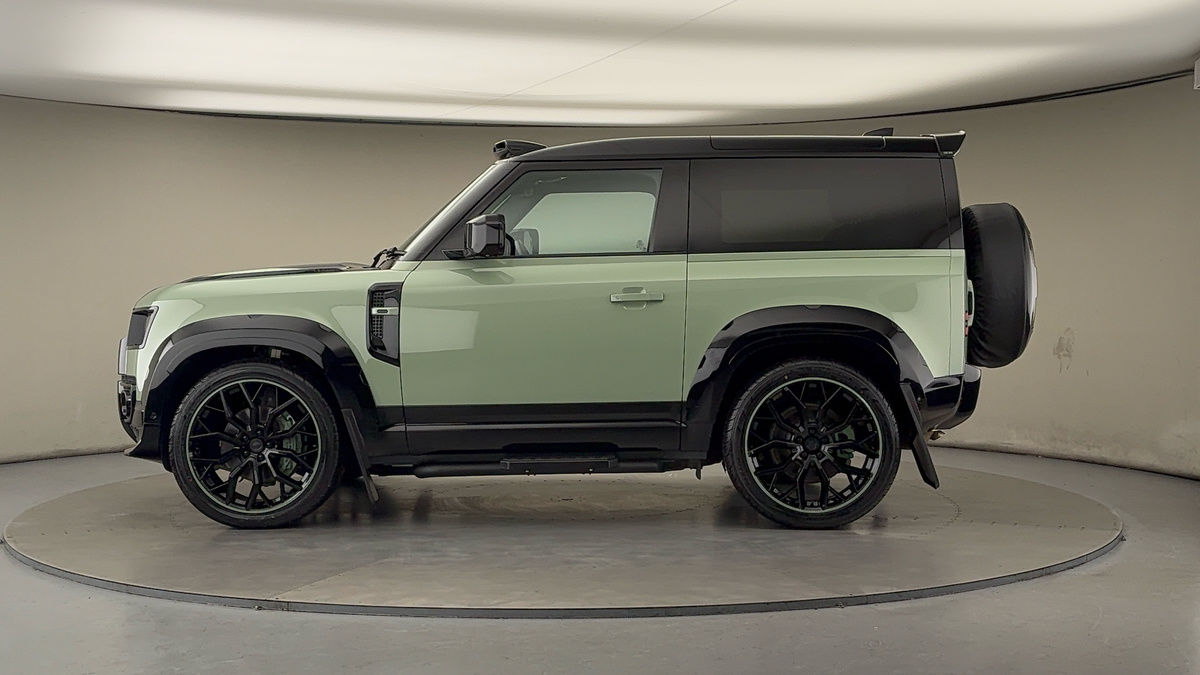 Land Rover Defender 90 Urban Image 15