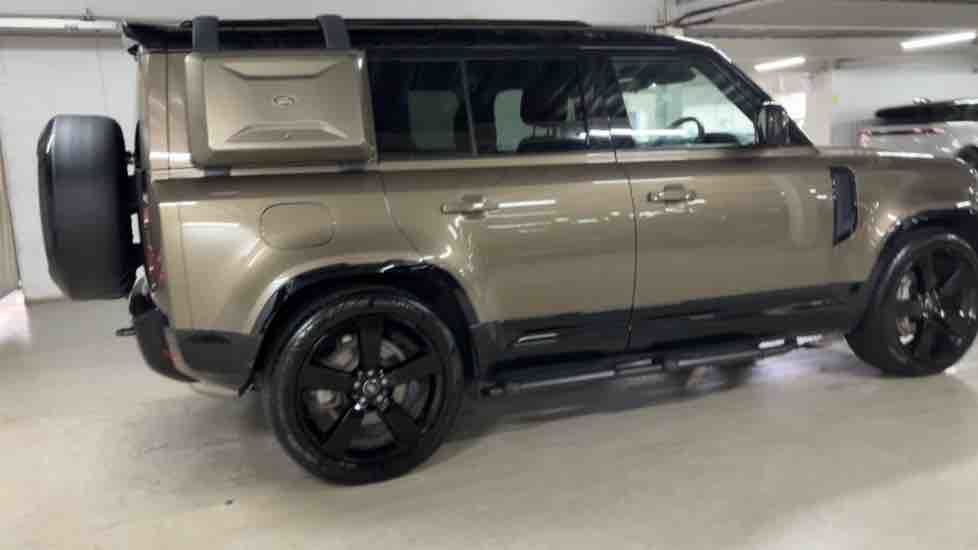 More views of Land Rover Defender 110