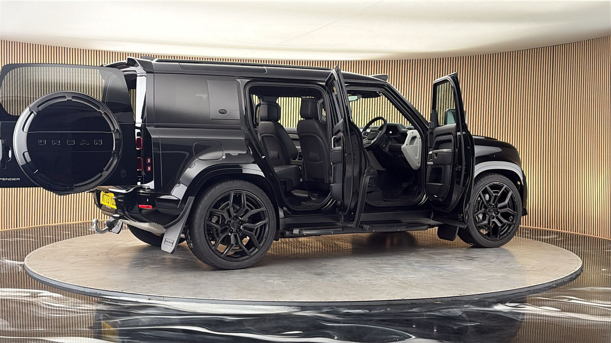 More views of Land Rover Defender 110