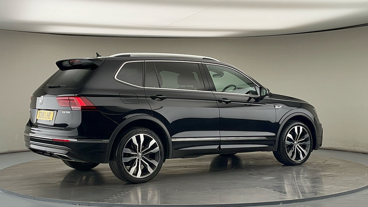 More views of Volkswagen Tiguan Allspace