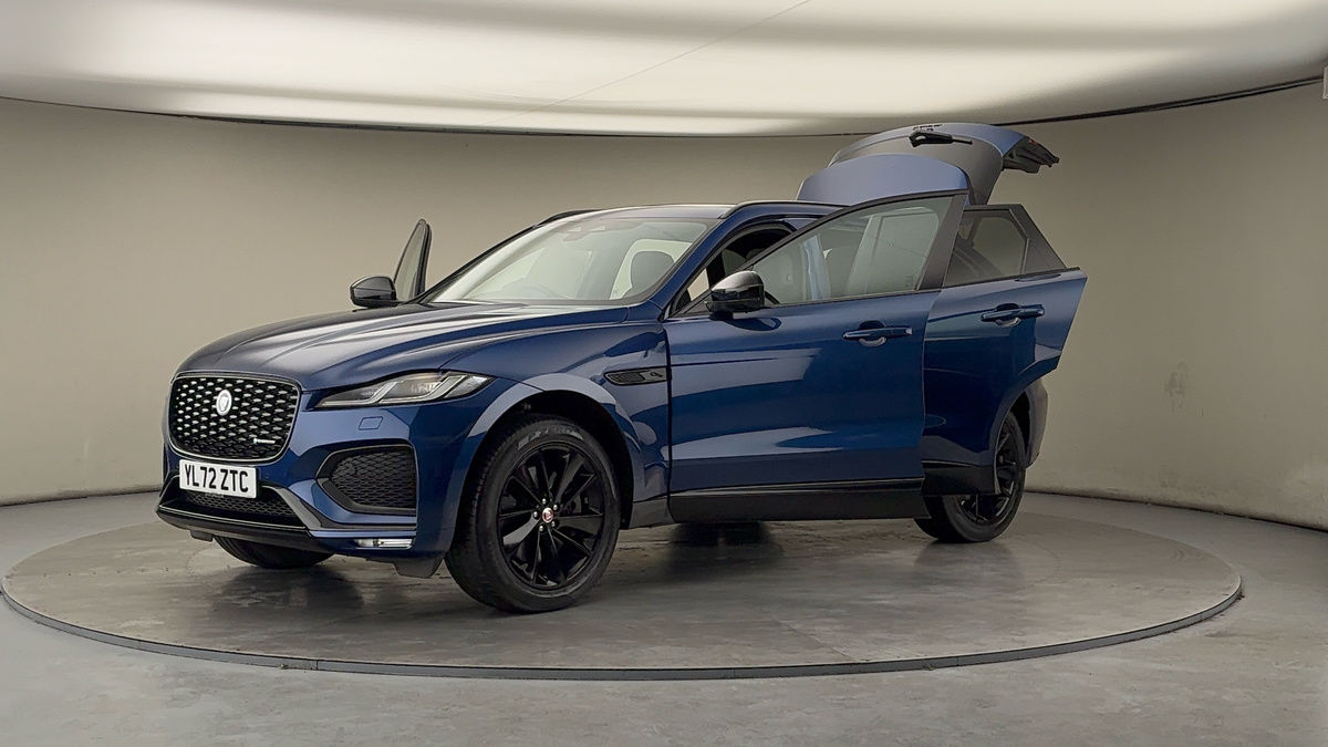 Jaguar F-PACE Image 22