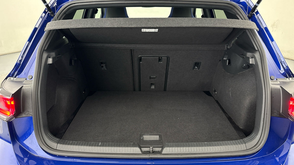 Volkswagen Golf Image 11