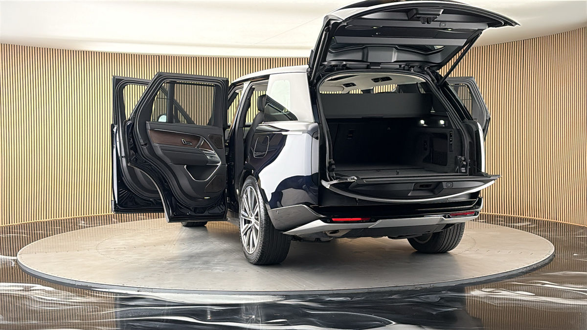 More views of Land Rover Range Rover