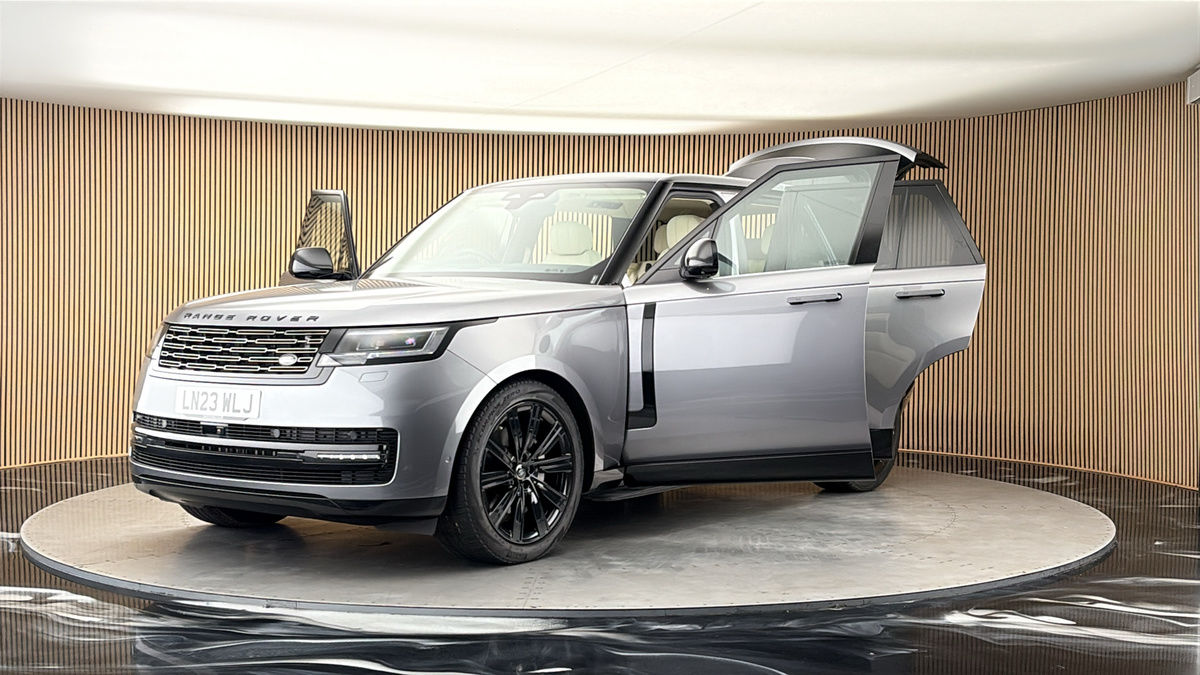 More views of Land Rover Range Rover