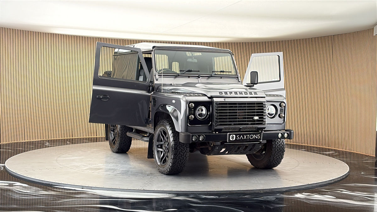 More views of Land Rover Defender 90