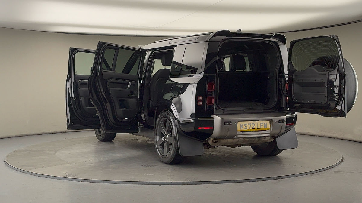 Land Rover Defender 110 Image 23