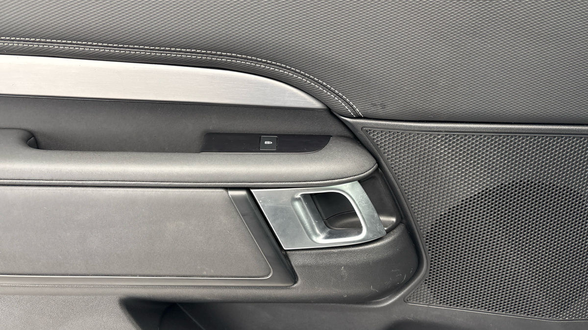 Land Rover Discovery Image 19