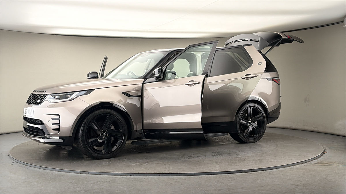 More views of Land Rover Discovery