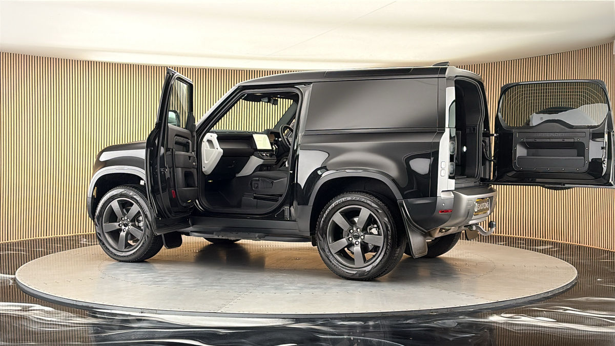 More views of Land Rover Defender 90