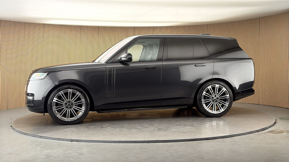 More views of Land Rover Range Rover