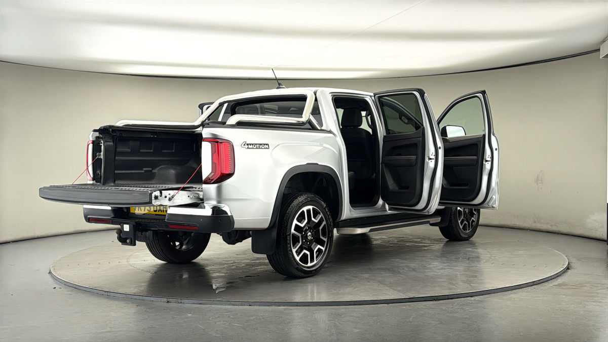 More views of Volkswagen Amarok