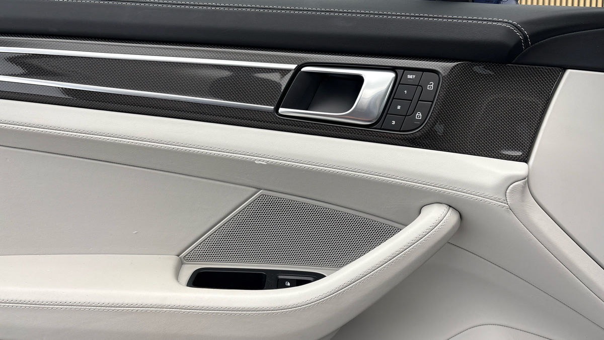 Porsche Panamera Image 19